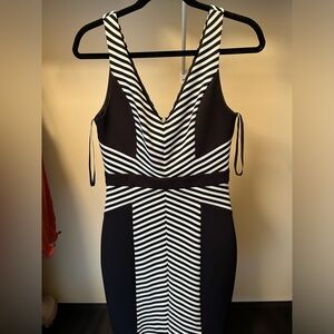 Guess - Size 4 Black and White Cocktail Dress